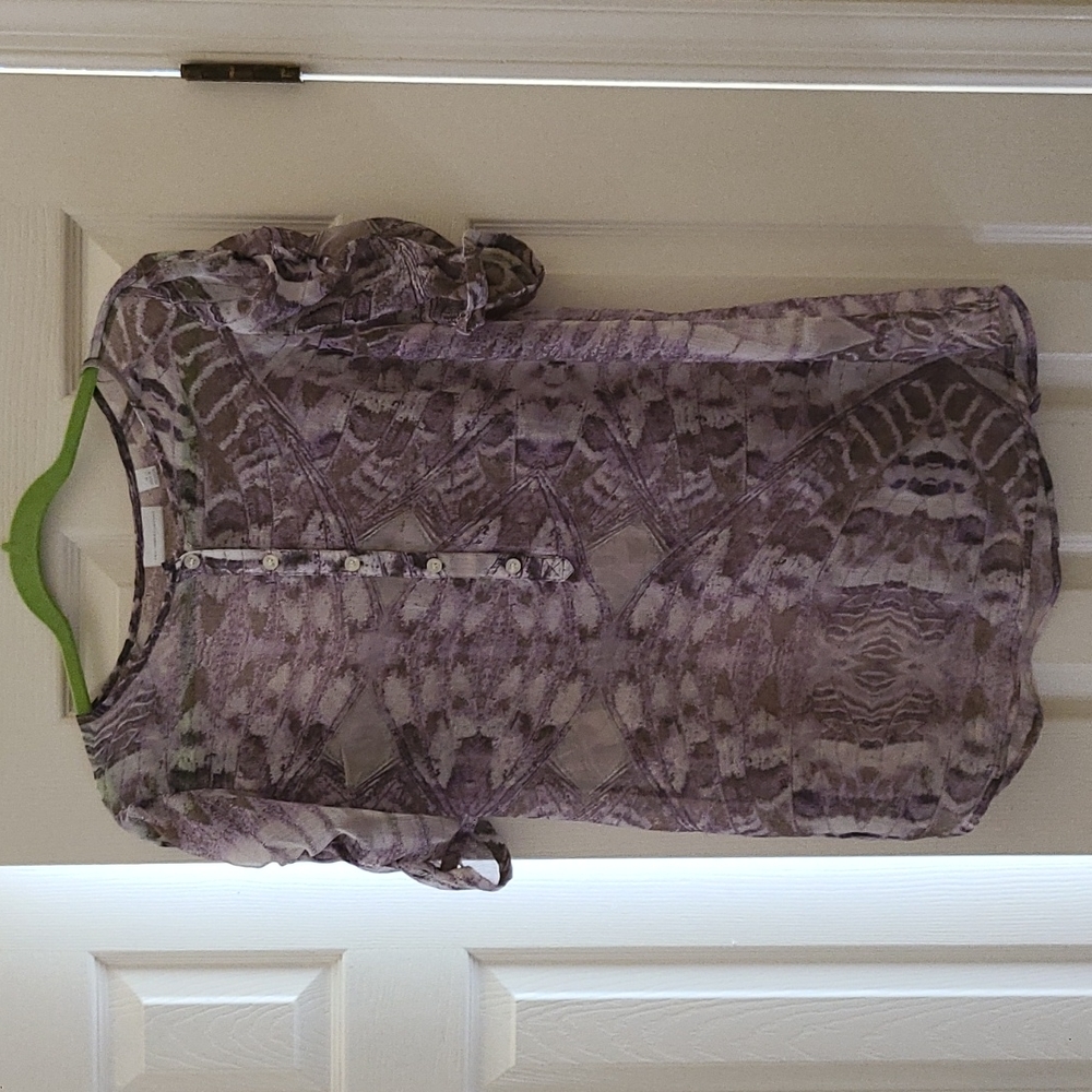 New York & Company short sleeve top with ruffle sleeves, size Medium